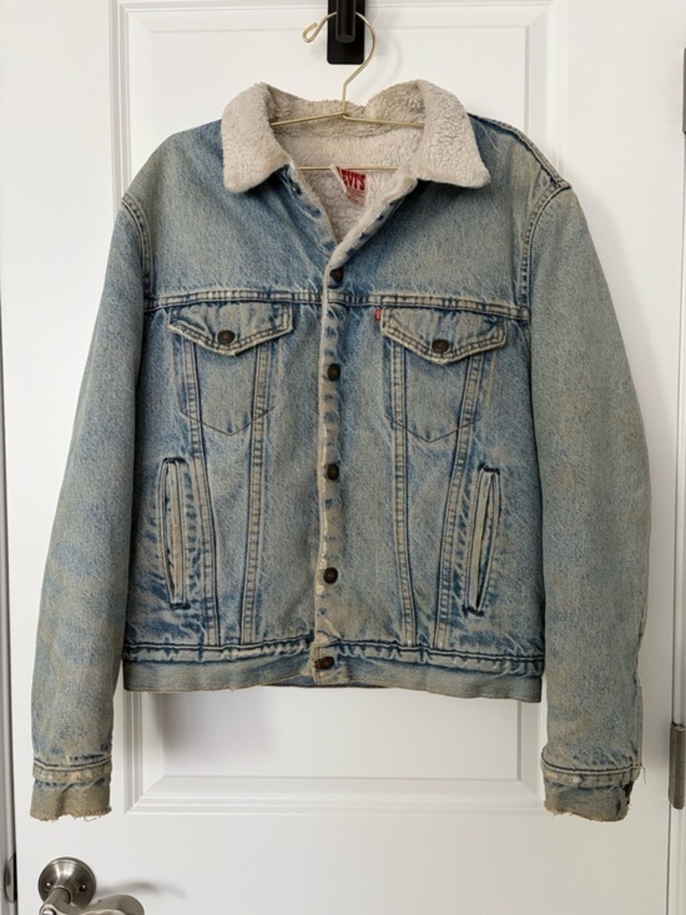 Vintage Levi’s Sherpa Lined Denim Jacket Made in USA 38R 80s Light Wash Trucker